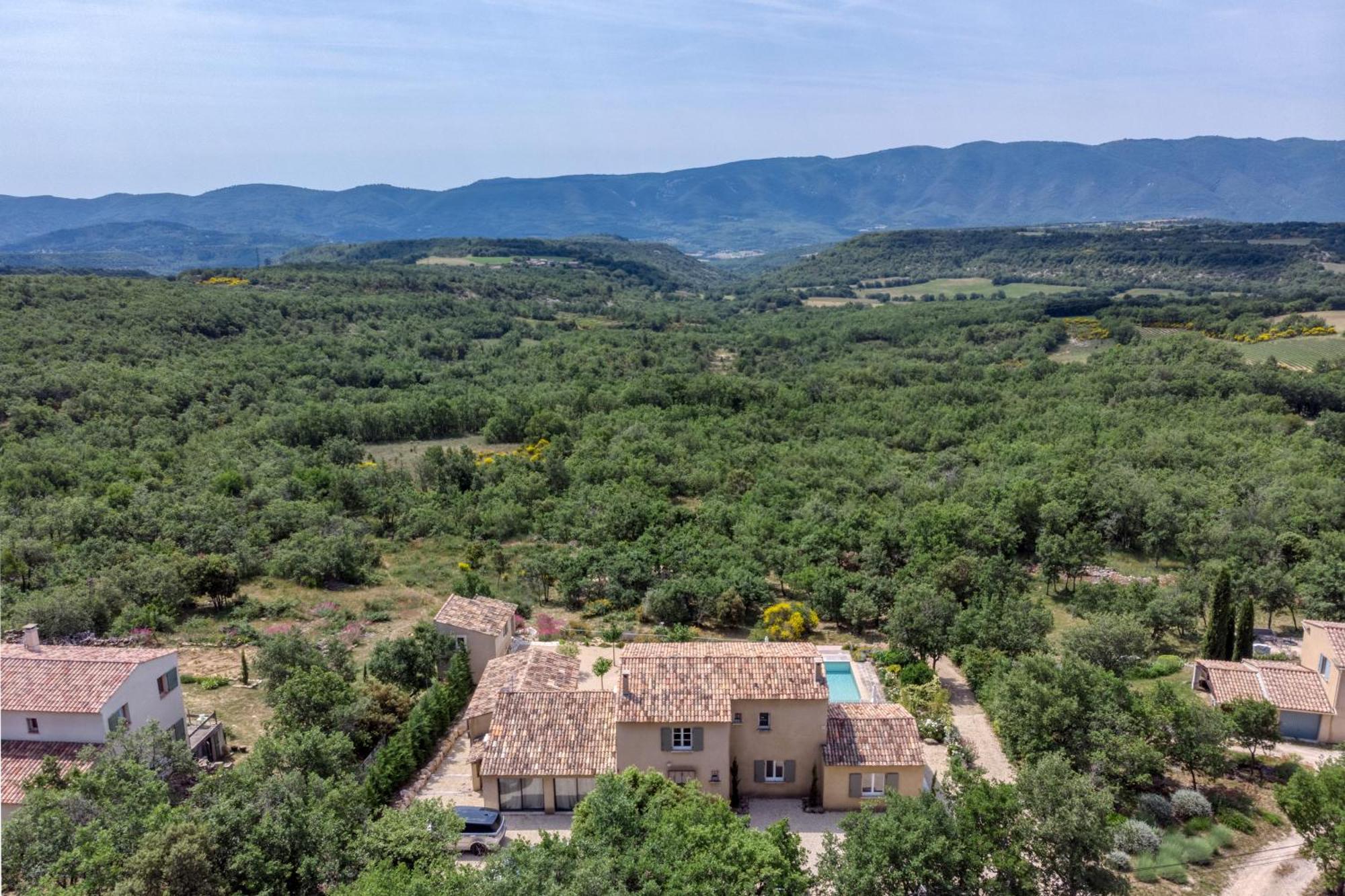 Bastide De Viens - Vue Luberon, Piscine Chauffee, Boulodrome Villa Exterior photo